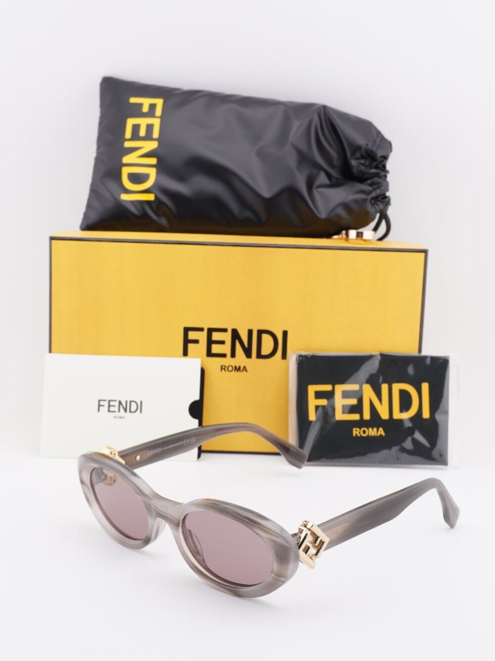 Fendi FE40140U 20Y Oval Sunglasses - Shiny Havana\Grey